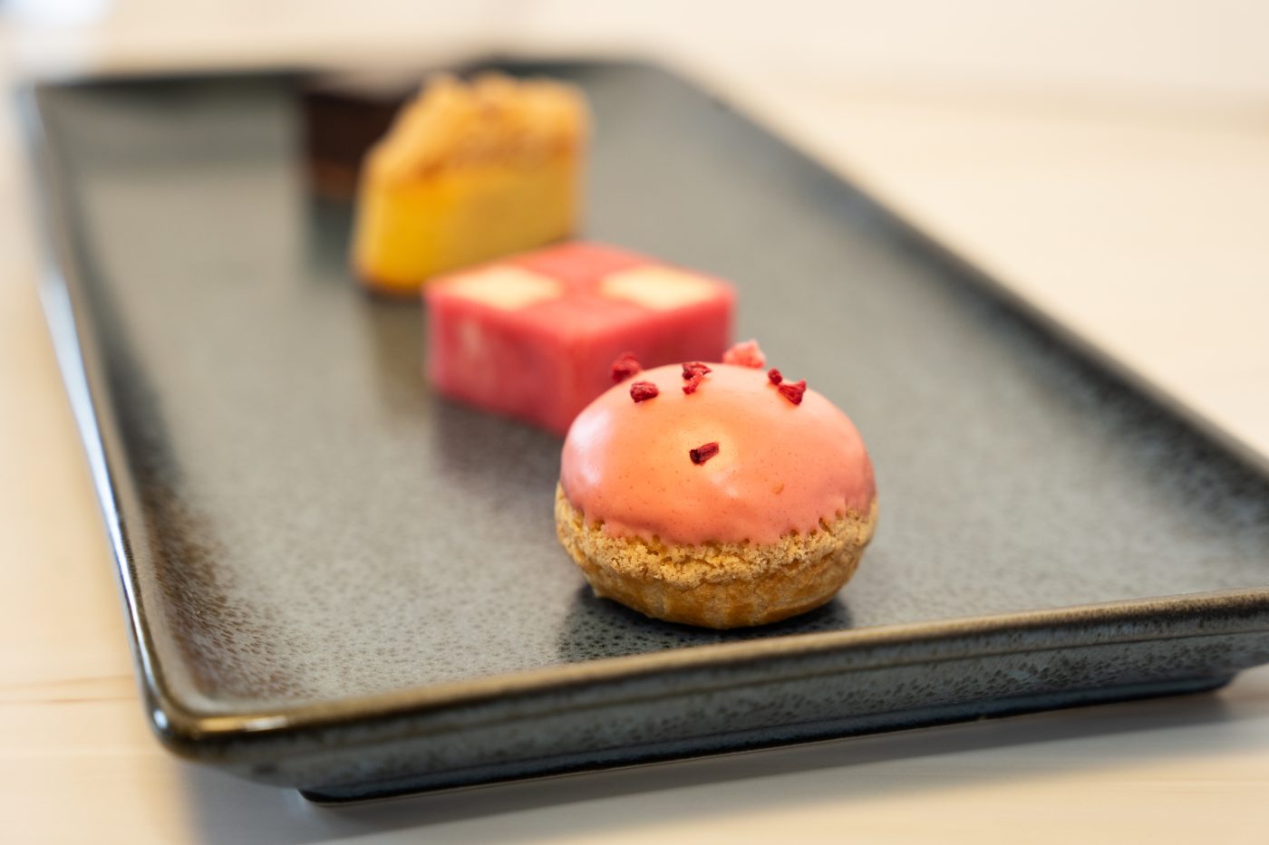 13911 - Mini Raspberry White Chocolate Choux